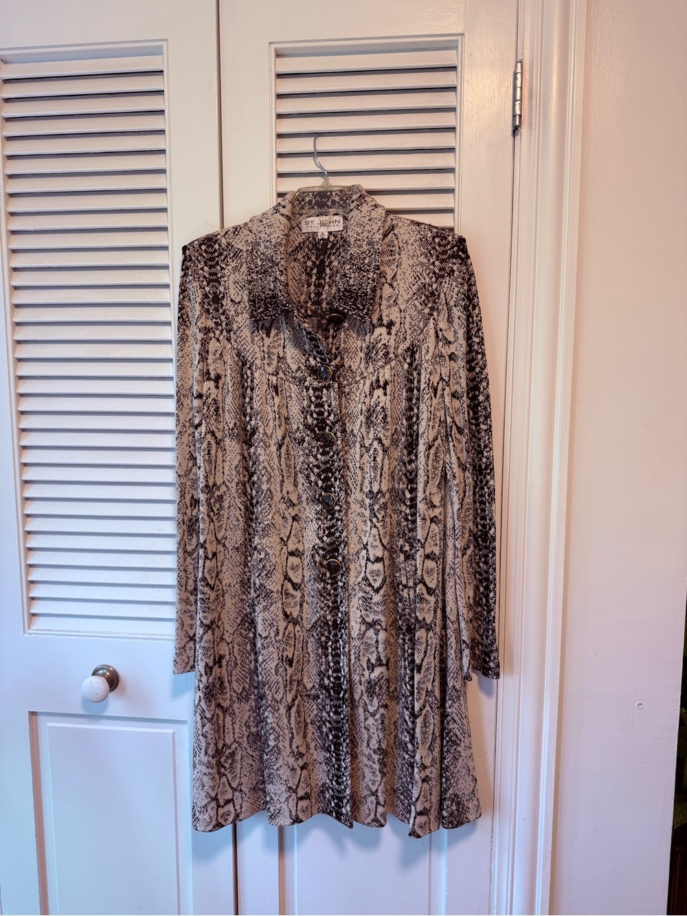 St. John Collection Neutral Snake-Print Long Sleeve Shirt Dress - Picture 2 of 4